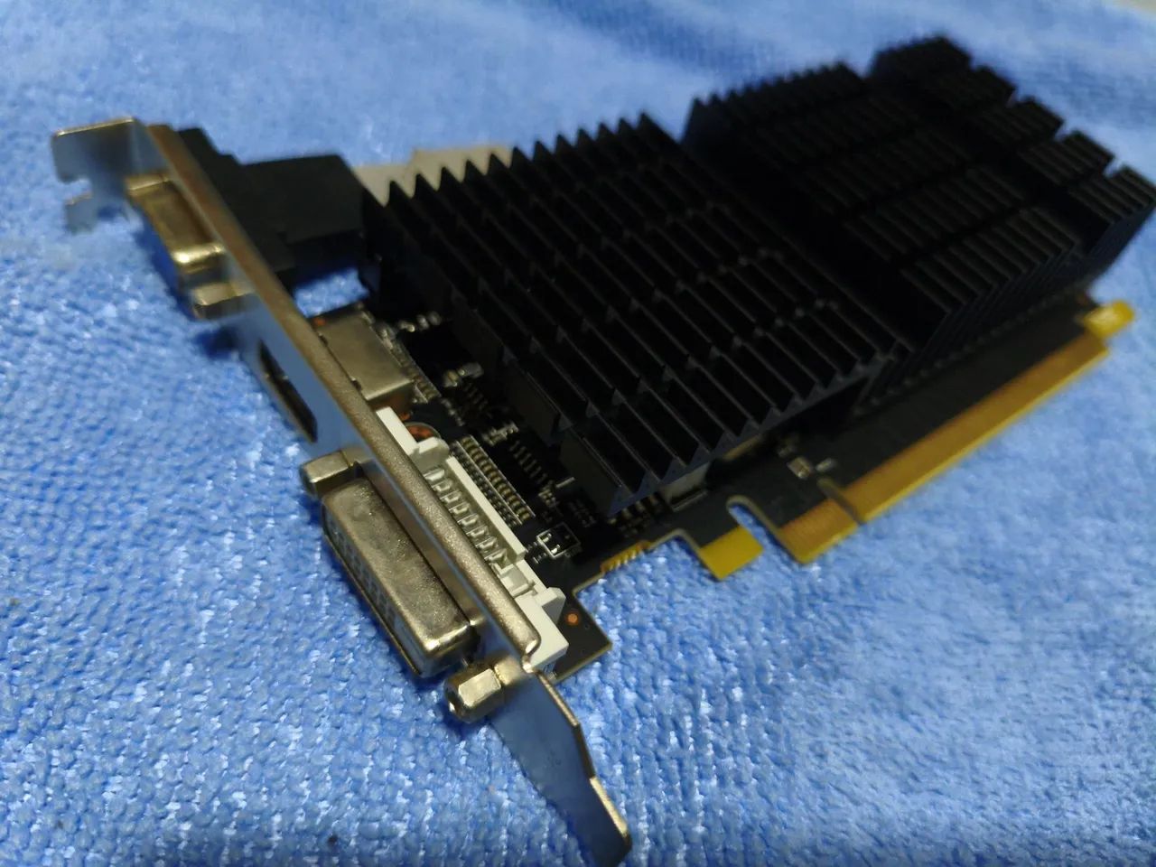 Placa de vídeo DDR 3 1GB - Foto 2