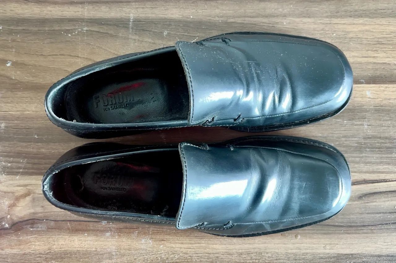 mocassim Fórum couro preto 41