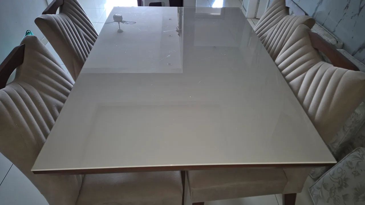 Vendo mesa de jantar com 4 cadeiras.  - Foto 3