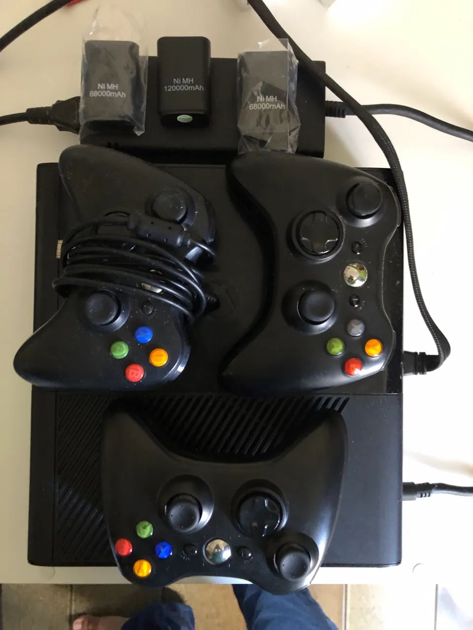 Xbox 360 Com 3 Controles e Com Aurora - Foto 3