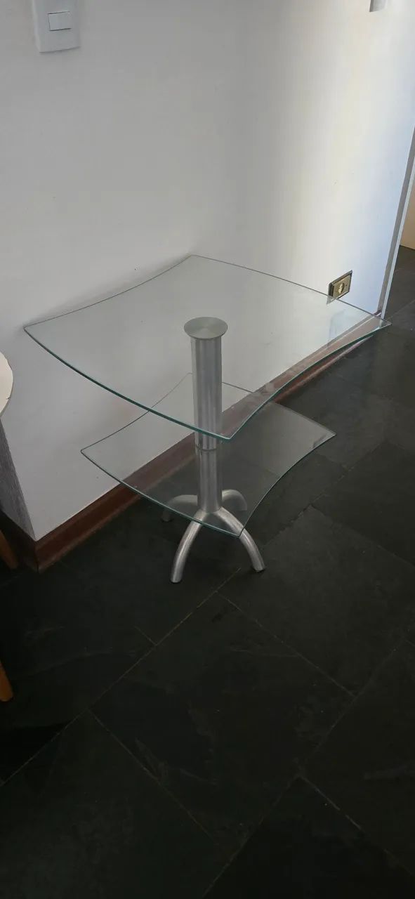 Mesa de Canto (vidro e metal)