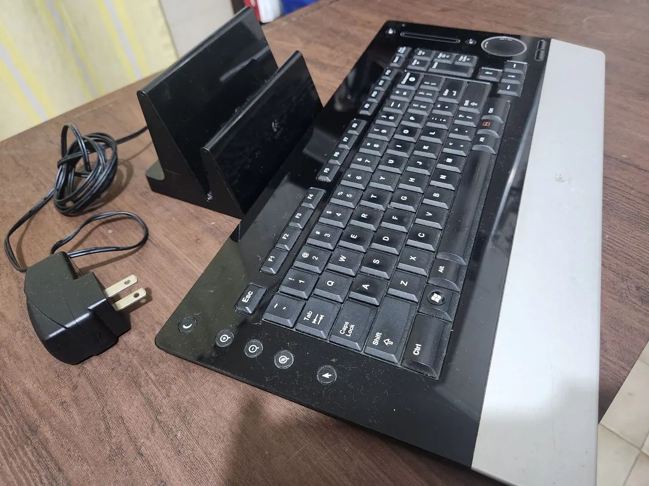 Teclado Logitech com problema  - Foto 3