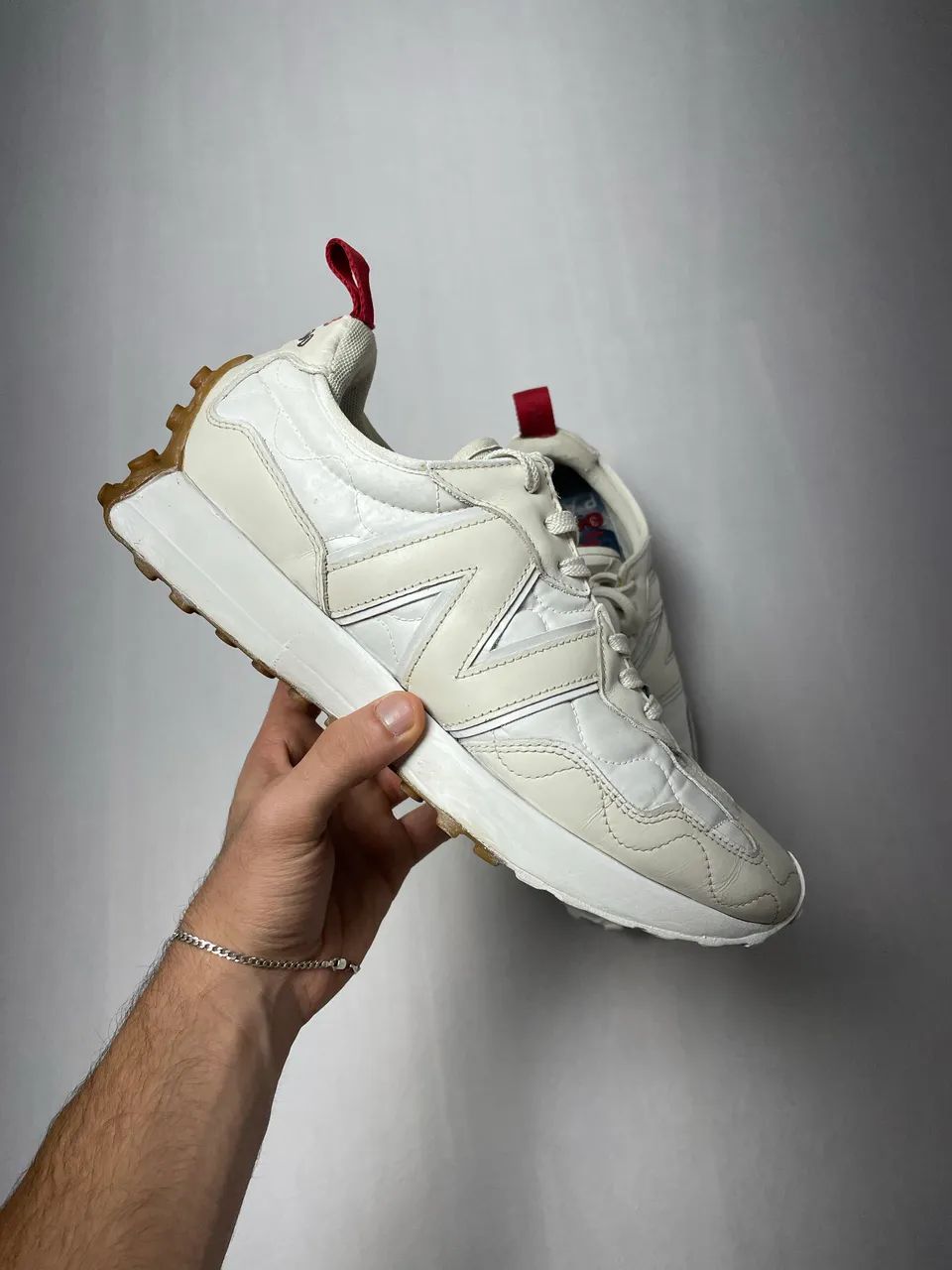 Tênis Pace x New Balance 327