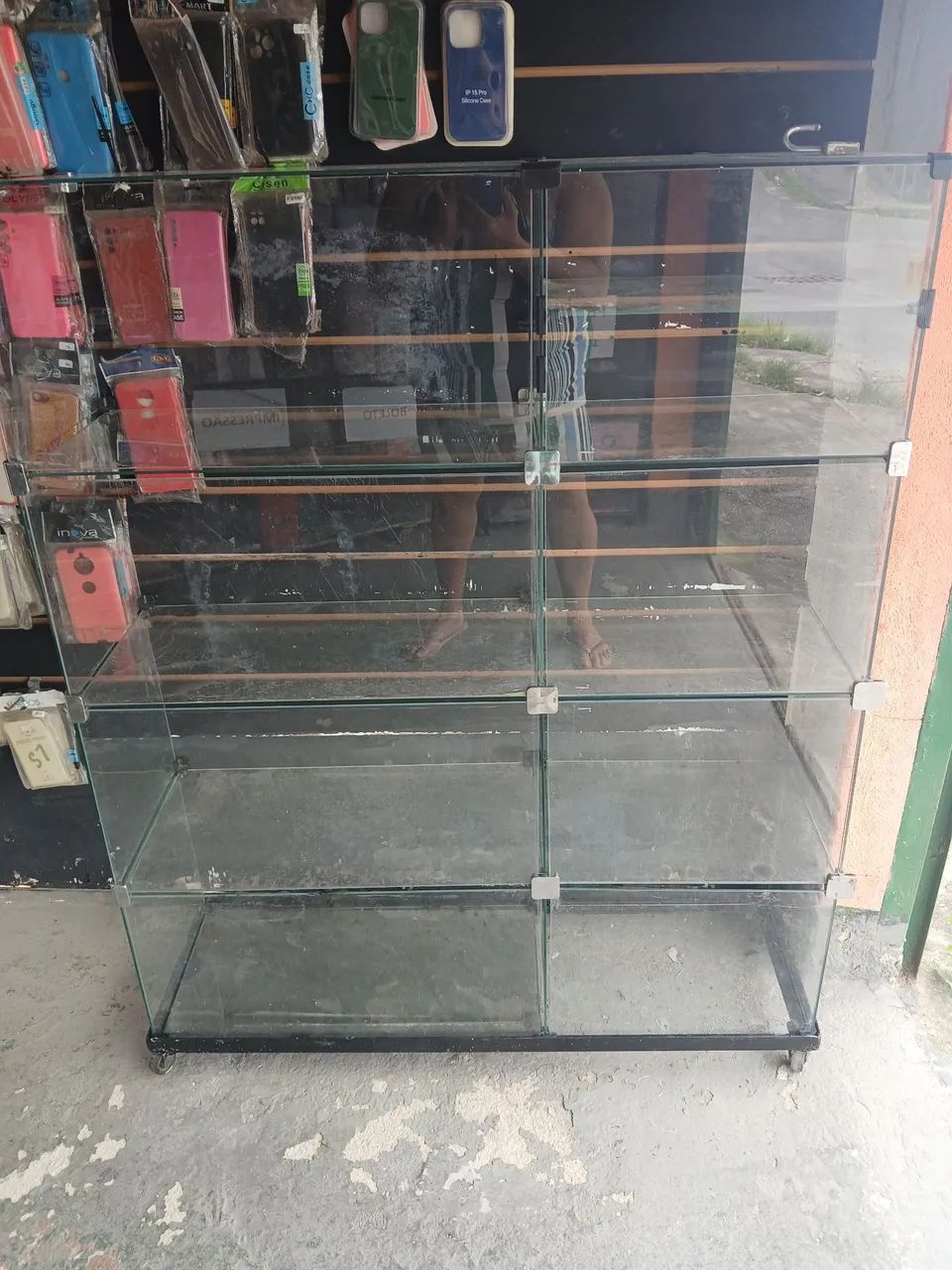 Vitrine para lojas  tamanhos 30/40/1.2m e 60/30/1.2m e 50/30/2m - Foto 2
