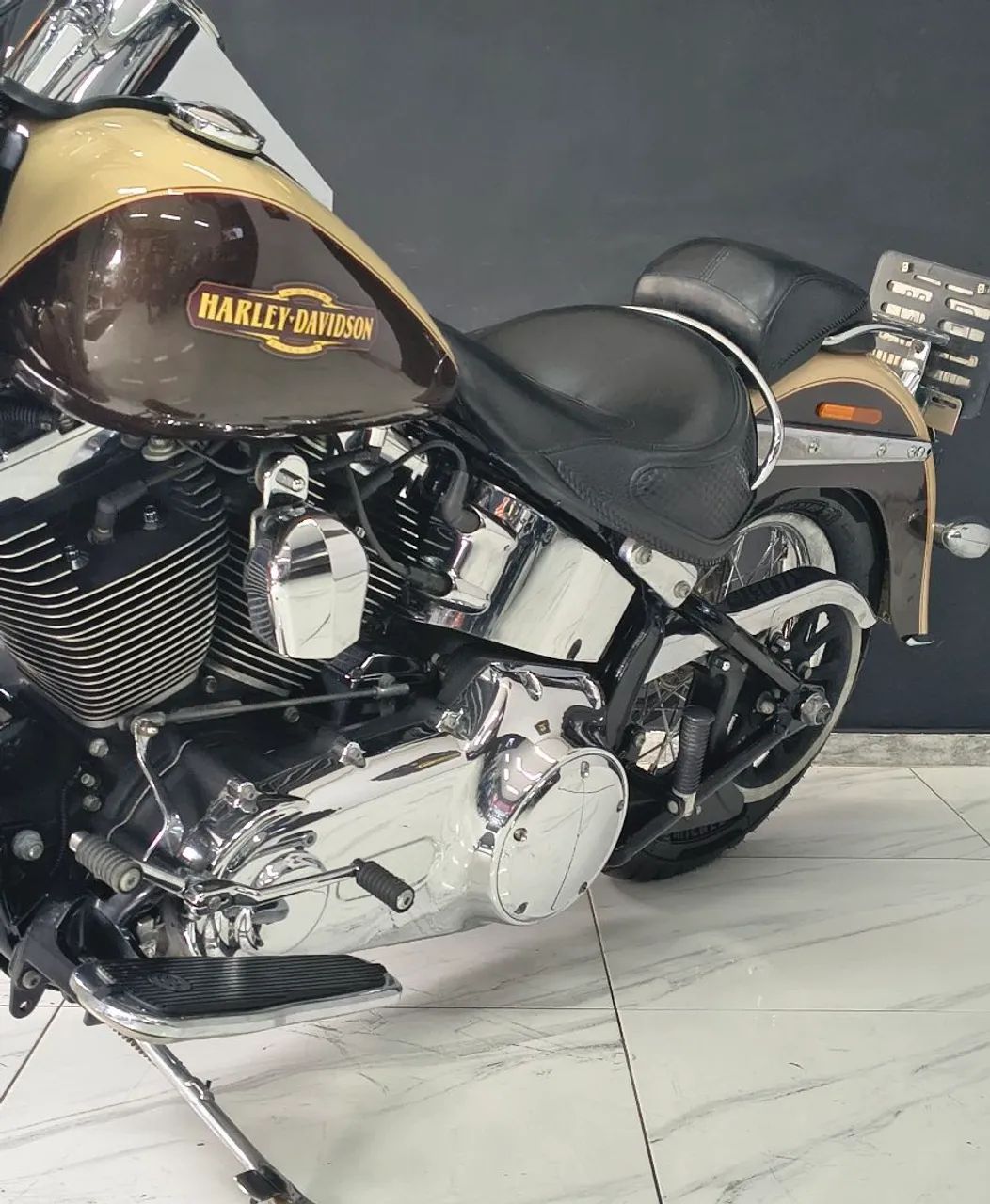 Harley Davidson Softail Deluxe FLSTN  - Foto 5