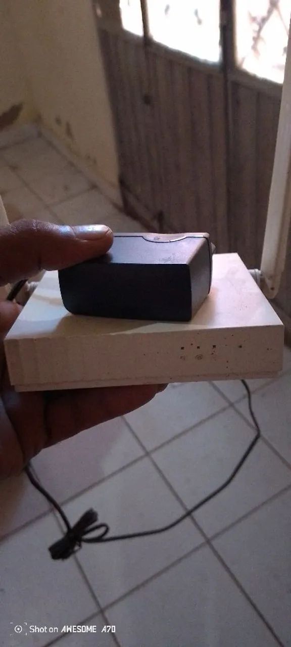 Roteador muito bom usado em perfeito estado ótimo funcionando normal e bem conservado  - Foto 3