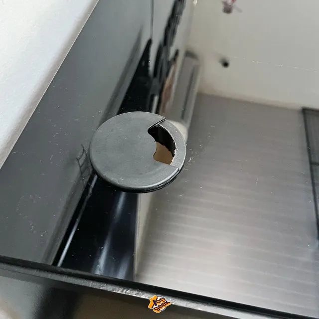 Mesa de Escritório PRETA | Com Vidro | Ótimo para Lojas - Super Discretas e Compactas - Foto 3