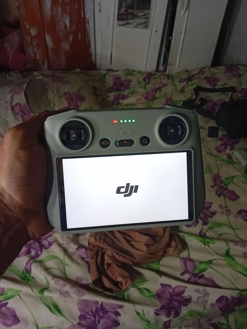 Controle com tela DJI RC novinho  compatível com 7 tipos de drones dji 