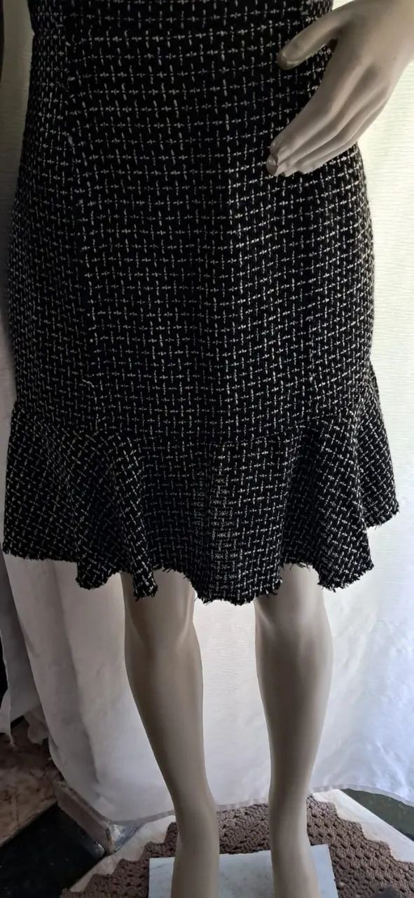 Vestido Stend Curto com Babados e Decote Ombro a Ombro - Foto 5