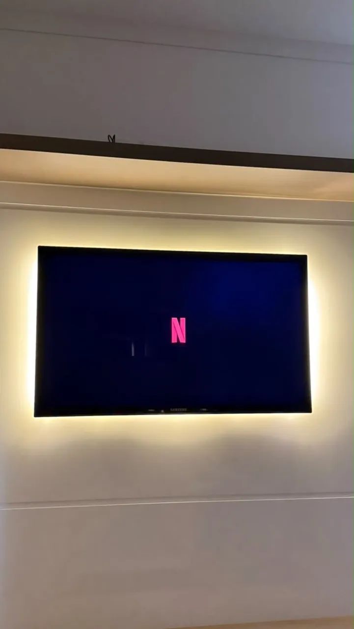 TV Led Samsung 40 polegadas + Mi TV Stick