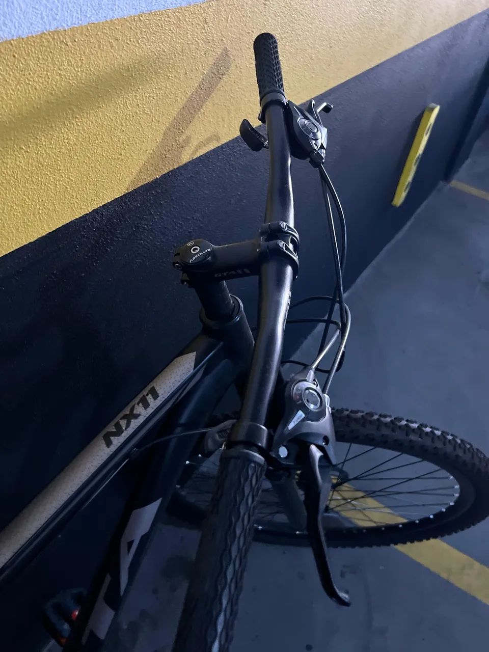 Bicicleta Aro 29 MTB 21 Marchas - Ótimo Estado - Foto 2