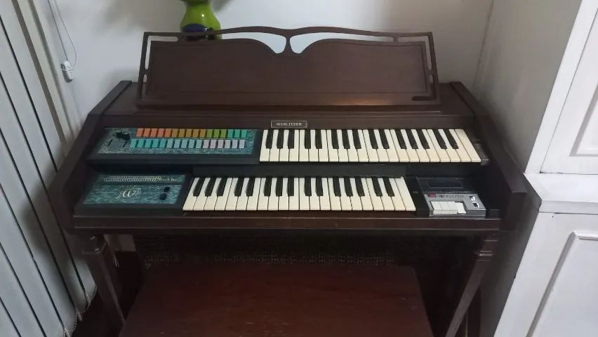 Órgão  wurlitzer com pedal e cadeira - Foto 4
