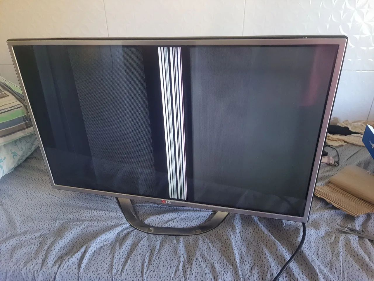 Tv Lg 32 com tecnologia 3d e 4 óculos 3d