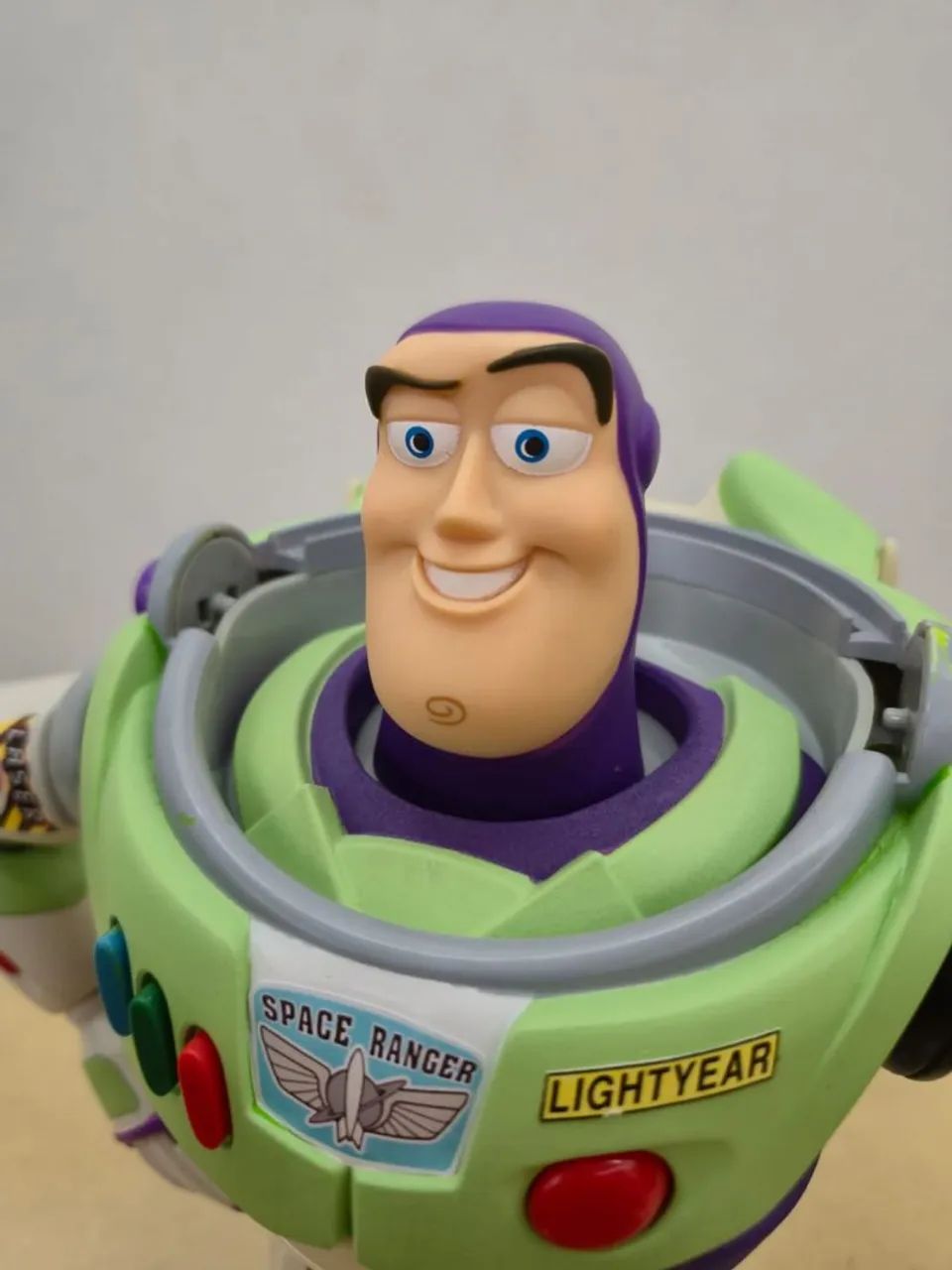 Buzz Lightyear (golpe karatê) - Disney/Pixar - Foto 3