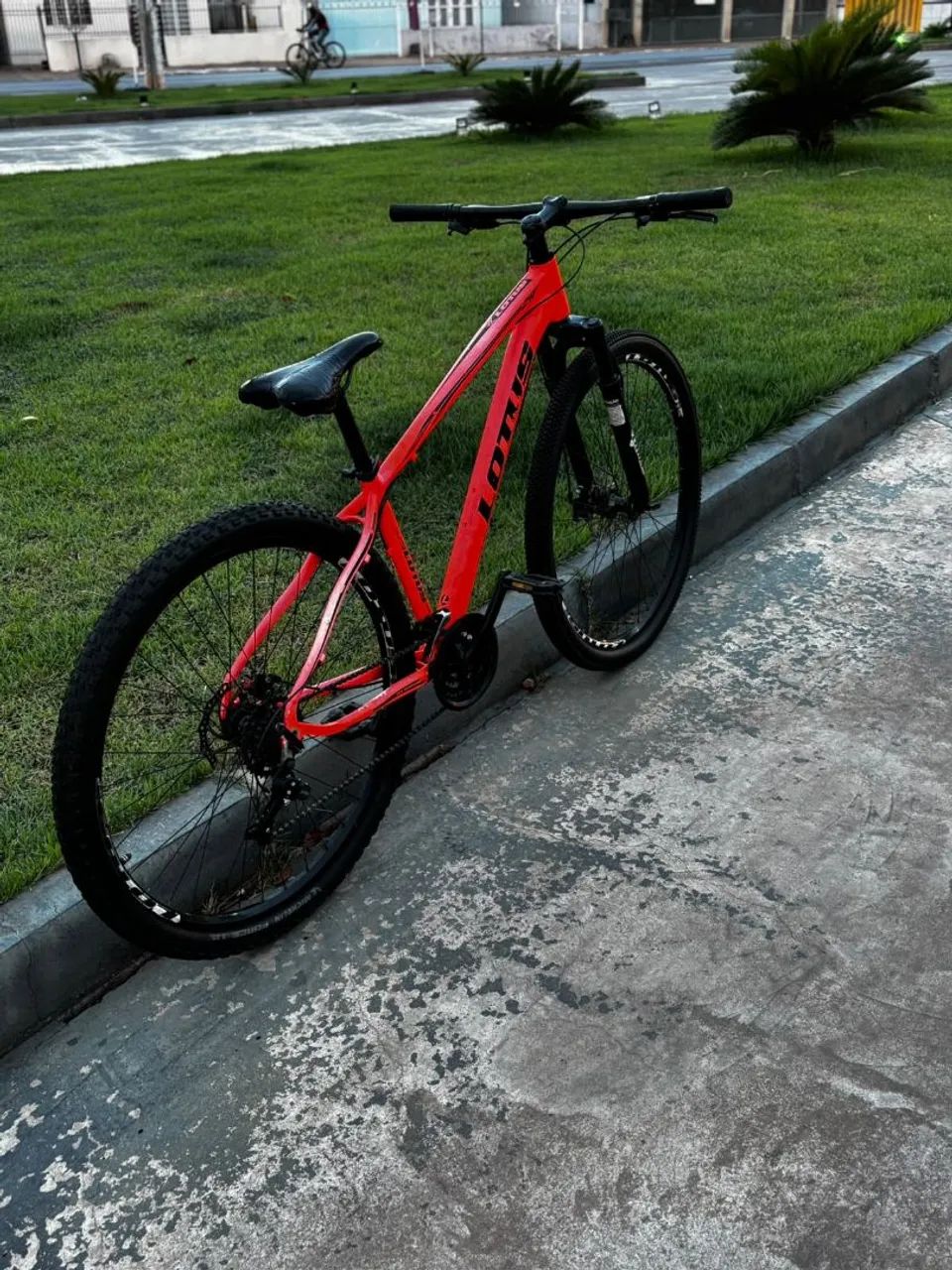 Bike aro 29 Lotus! OPORTUNIDADE  - Foto 2