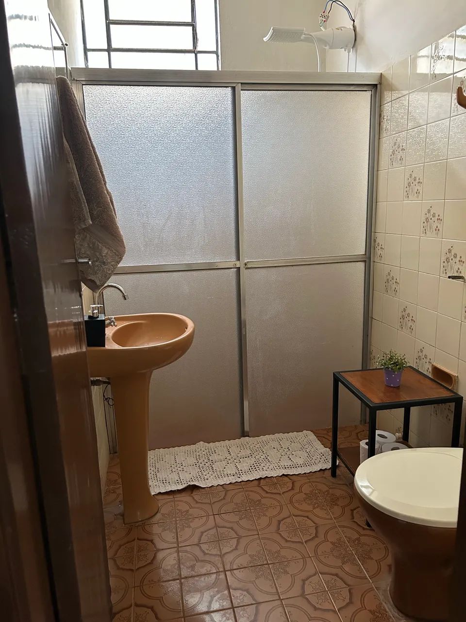 Alugo quarto em casa compartilhada - Foto 3