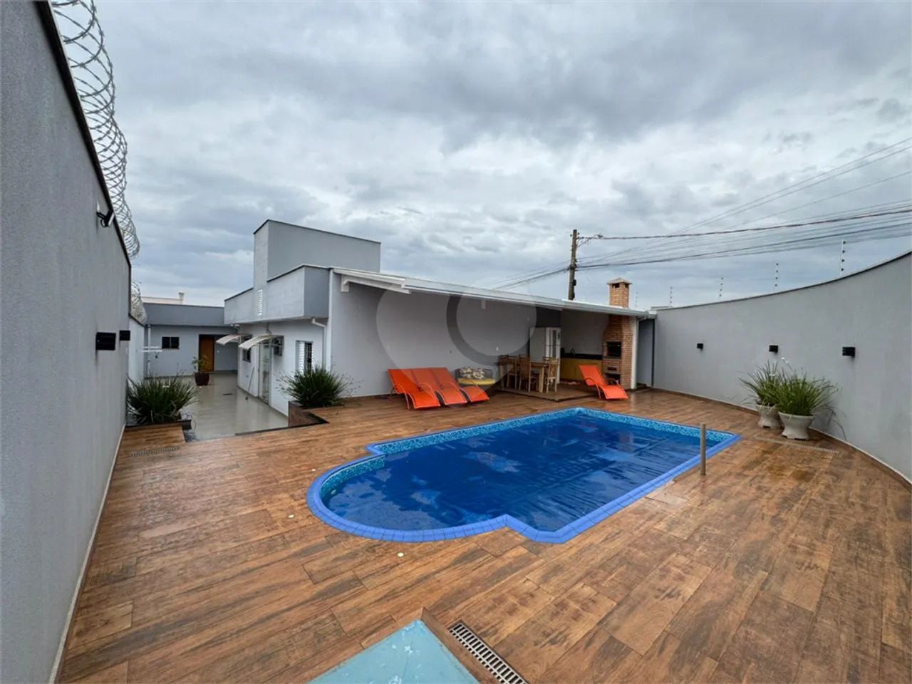 Casa com 3 quartos e piscina em Rio das Pedras-SP