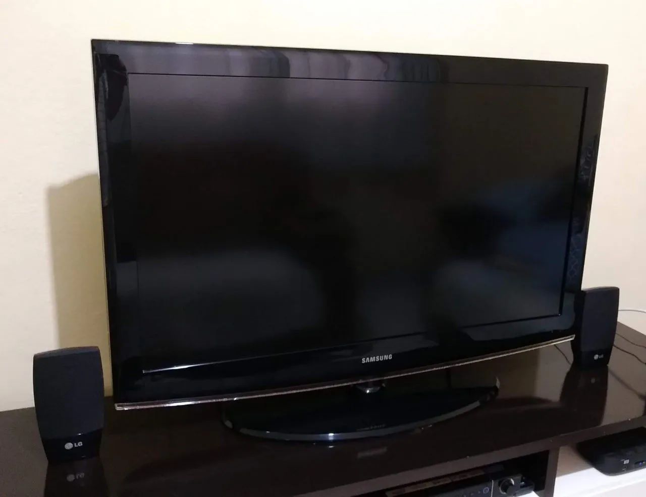 TV LCD Samsung 40", modelo LN40B450 - Foto 2