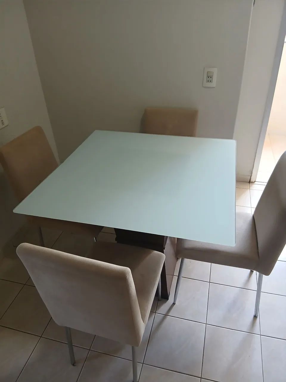 Mesa 4 cadeiras