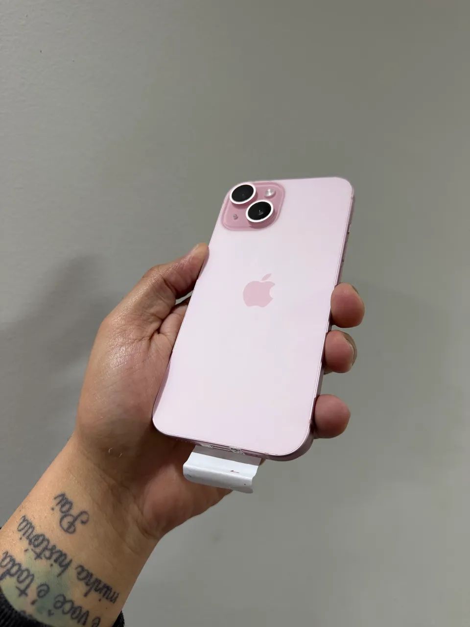 iPhone 15 rosa 128g - 1 ano de garantia  - Foto 3