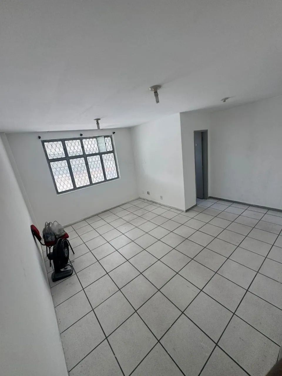 ALUGO SALA COMERCIAL PILARES