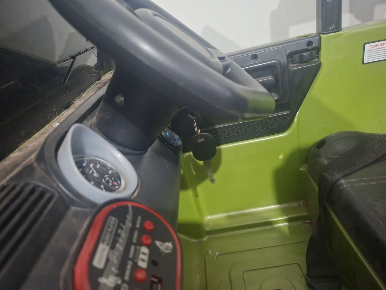 Vendo carrinho elétrico com controle  - Foto 5
