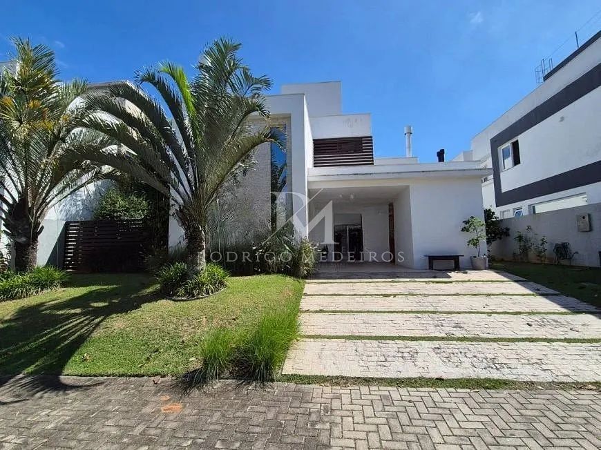 Casa mobiliada com 3 suítes no Rio Tavares, Florianópolis/SC