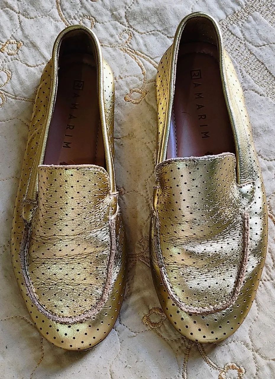 Mocassim dourado Ramarim 