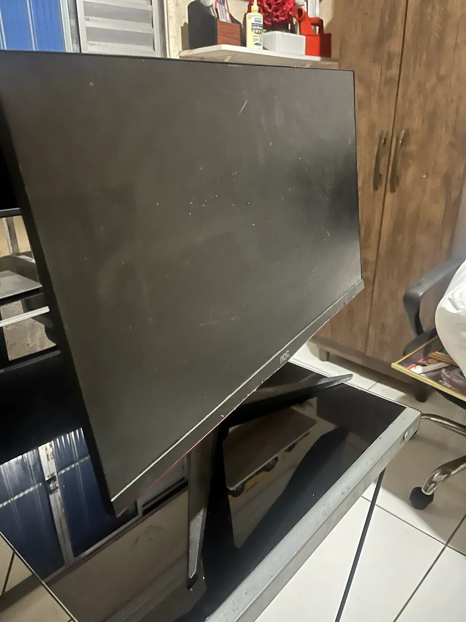 Monitor AOC com defeito