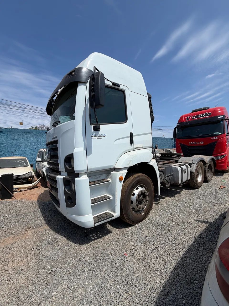VW 25-390 TRACTOR 6x2 2013 - Foto 2