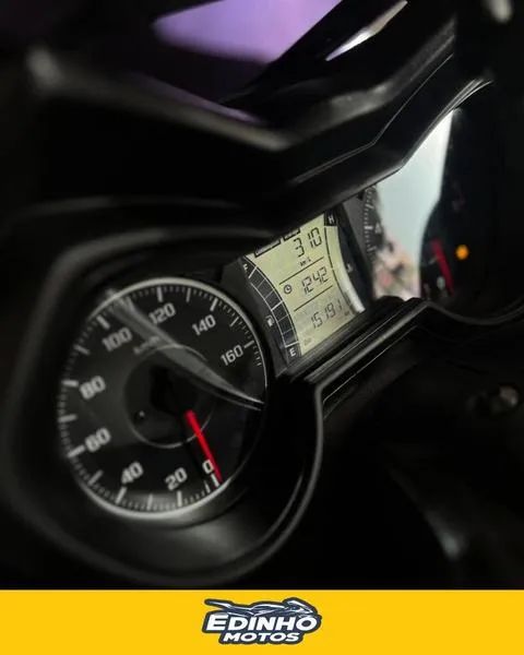 YAMAHA XMAX 2024 - Foto 3