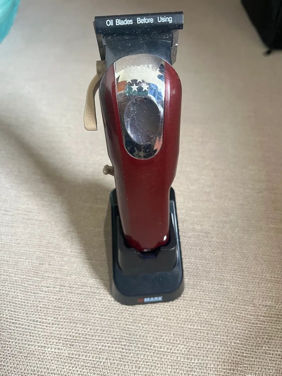 Maquina De Cortar Cabelo Wahl Magic Clip Cordless Sem Fio Prateado/vermelho - Foto 2