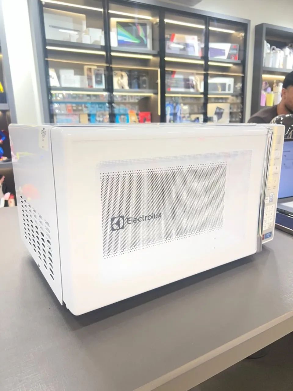 Micro-ondas Electrolux 27L - Foto 2