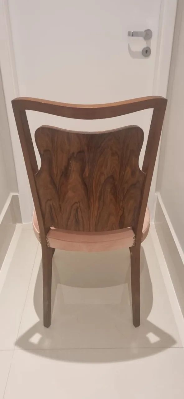 Desapego - Cadeira Elegante com assento e encosto estofados em tom rosado suave - Foto 4