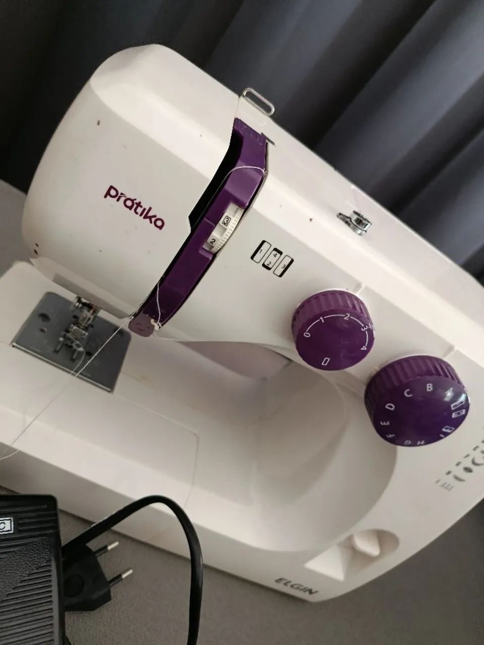 máquina de costura - Foto 2