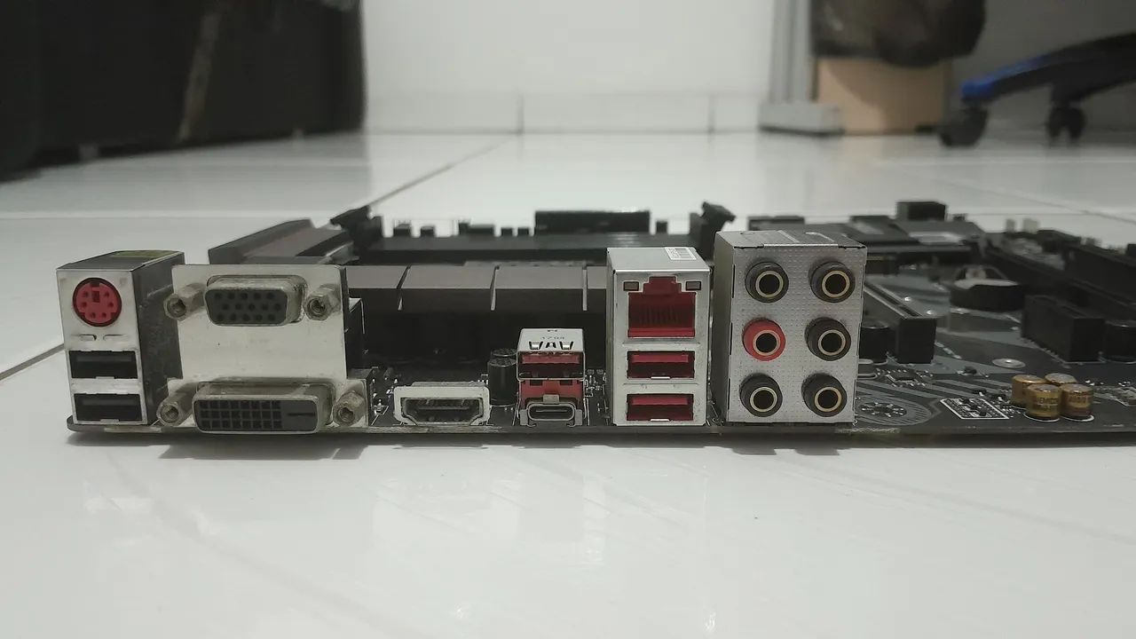 Placa mãe MSI B350 tomahawk am4 - Foto 2