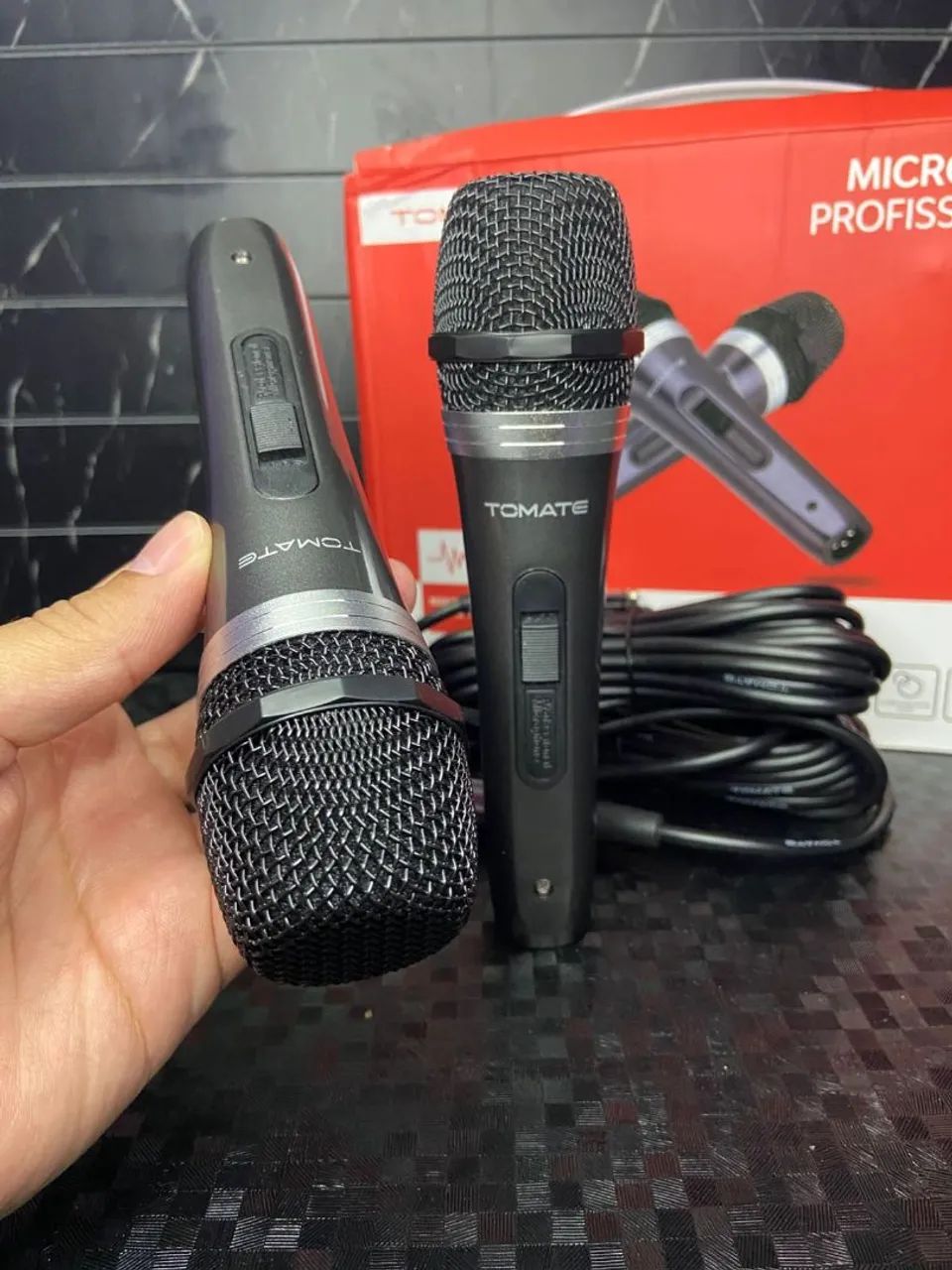MICROFONE PROFISSIONAL DUPLO COM FIO METAL MT-1003 - TOMATE  - Foto 3