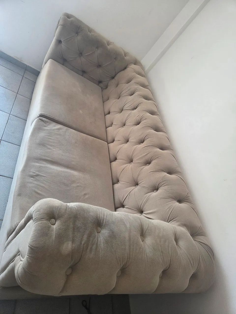 Sofa cheterfield em camuca - Foto 2