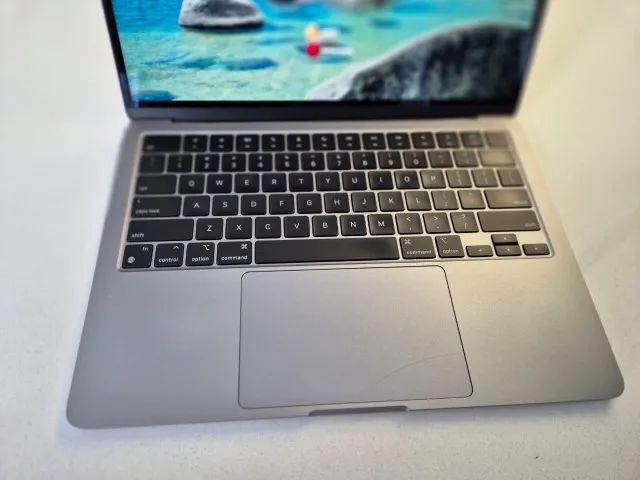 MacBook Air M2 13,6 - 16 GB RAM / 256 GB SSD - Caixa original
