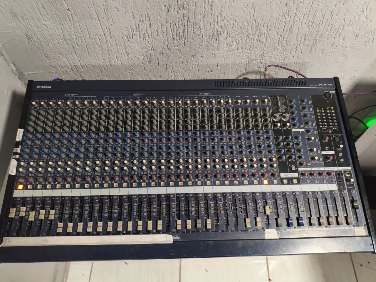 Mesa de som Yamaha 32 canais 