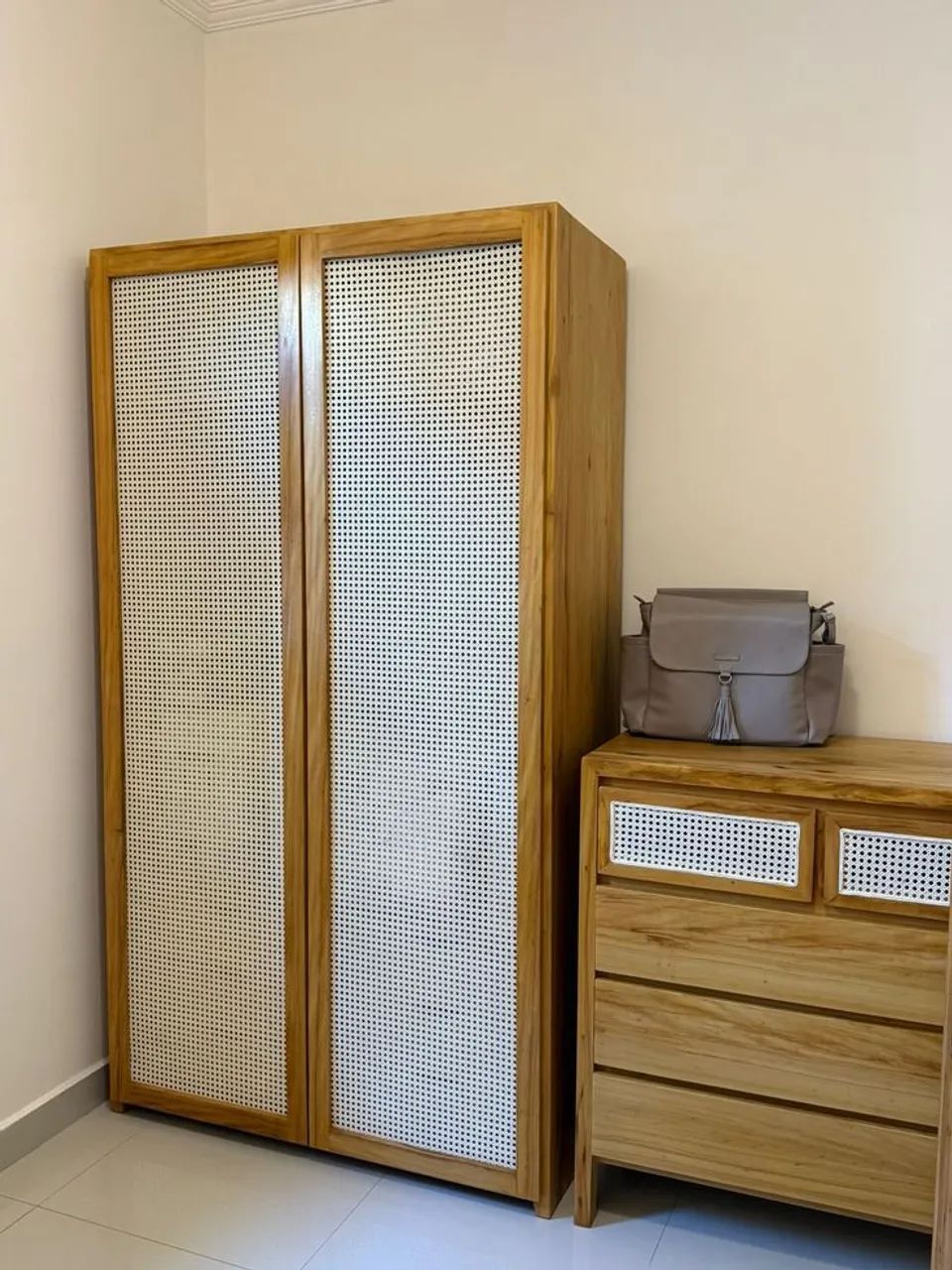 Guarda roupa de madeira  - Foto 4