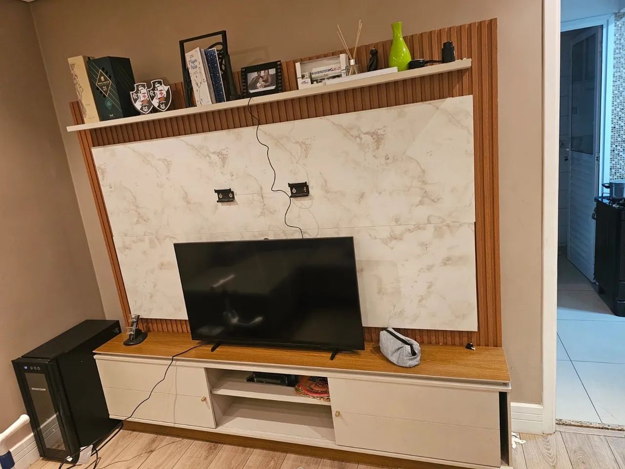Estante Ripado Para Tv Até 75 Polegadas Com Led Mdf - Foto 4