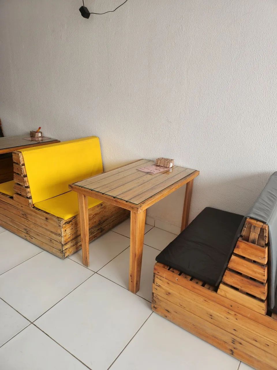 SOFA DE MADEIRA - Foto 2