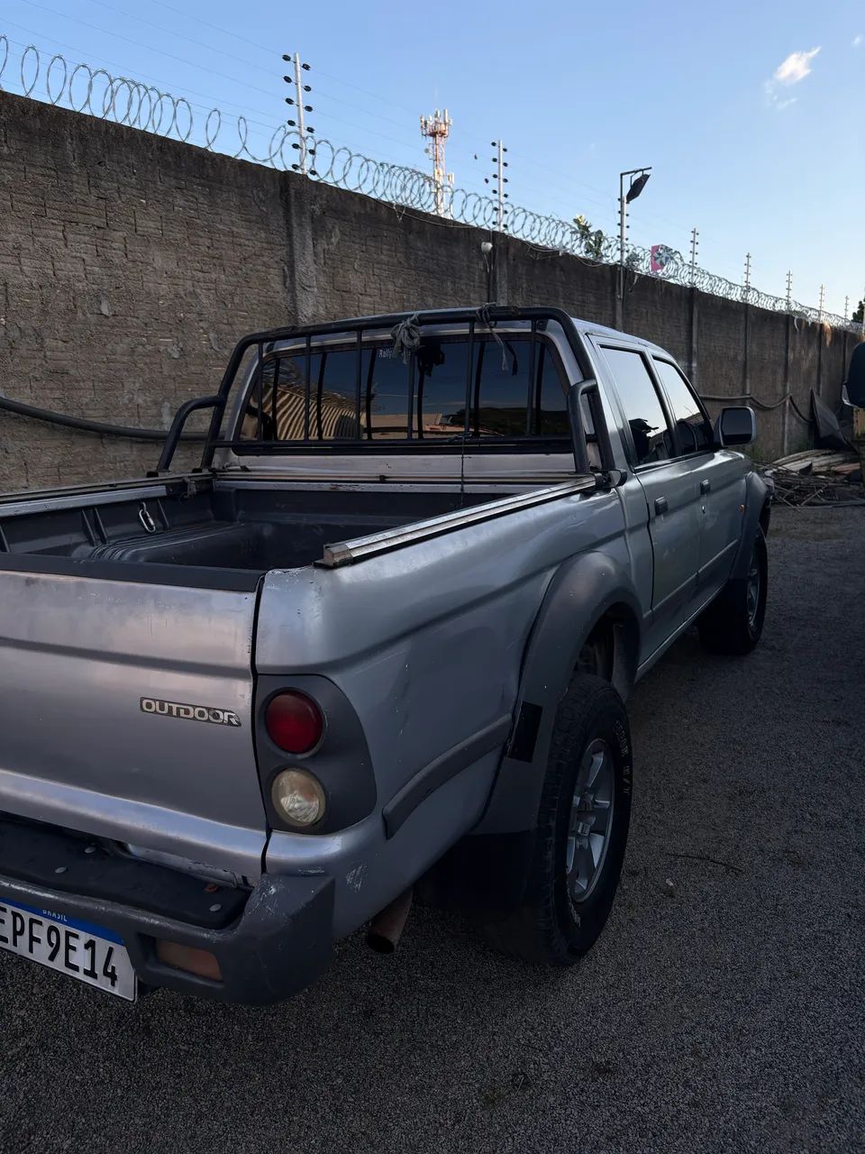 Mitsubishi L200 L200 OUTDOOR HPE 2.5 4x4 CD T.Dies. Mec. 2011