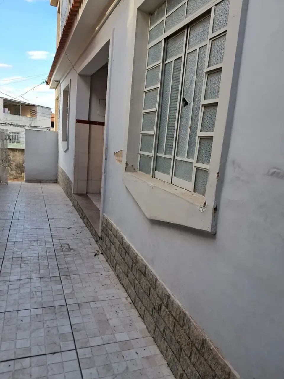 Paraíso - ótima casa com 2 quartos comodos grandes varanda