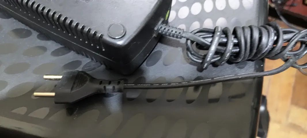Fonte de Alimentação 12V x 5A profissional - Foto 3