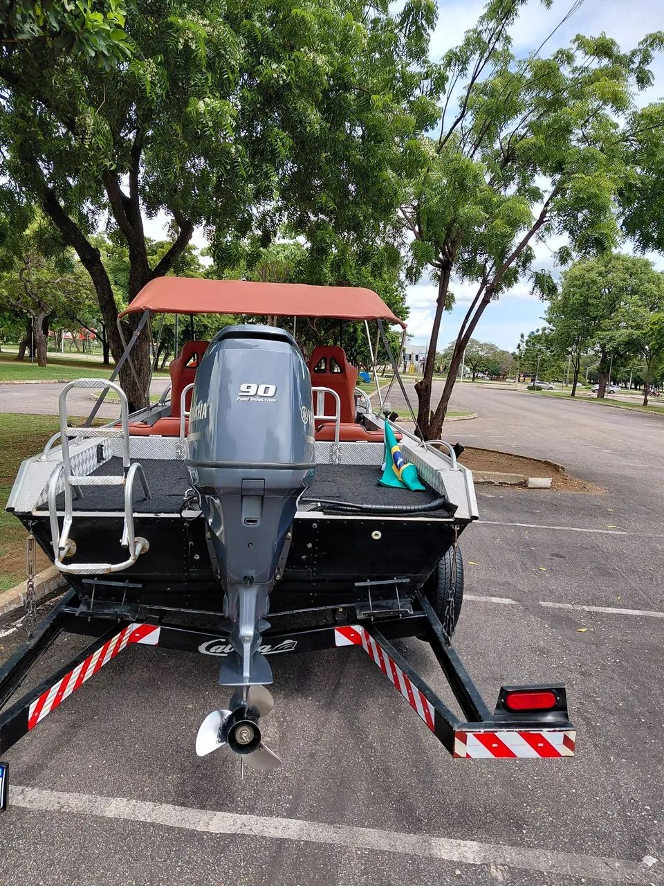 LANCHA CALAÇA "PESQUE/LAZER" DE 20 PÉS, MOTOR 90 HP YAMAHA, MUITO CONSERVADA. - Foto 9