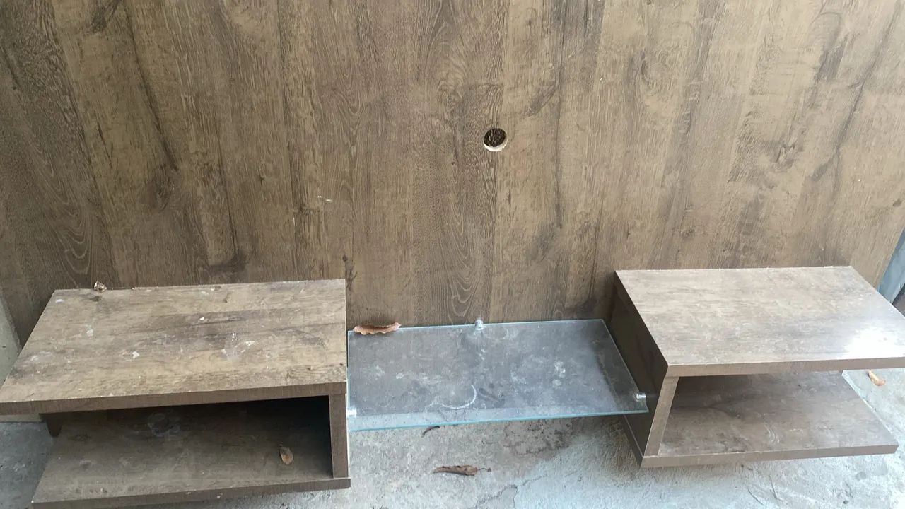 Janela blindex, pia inox e raque