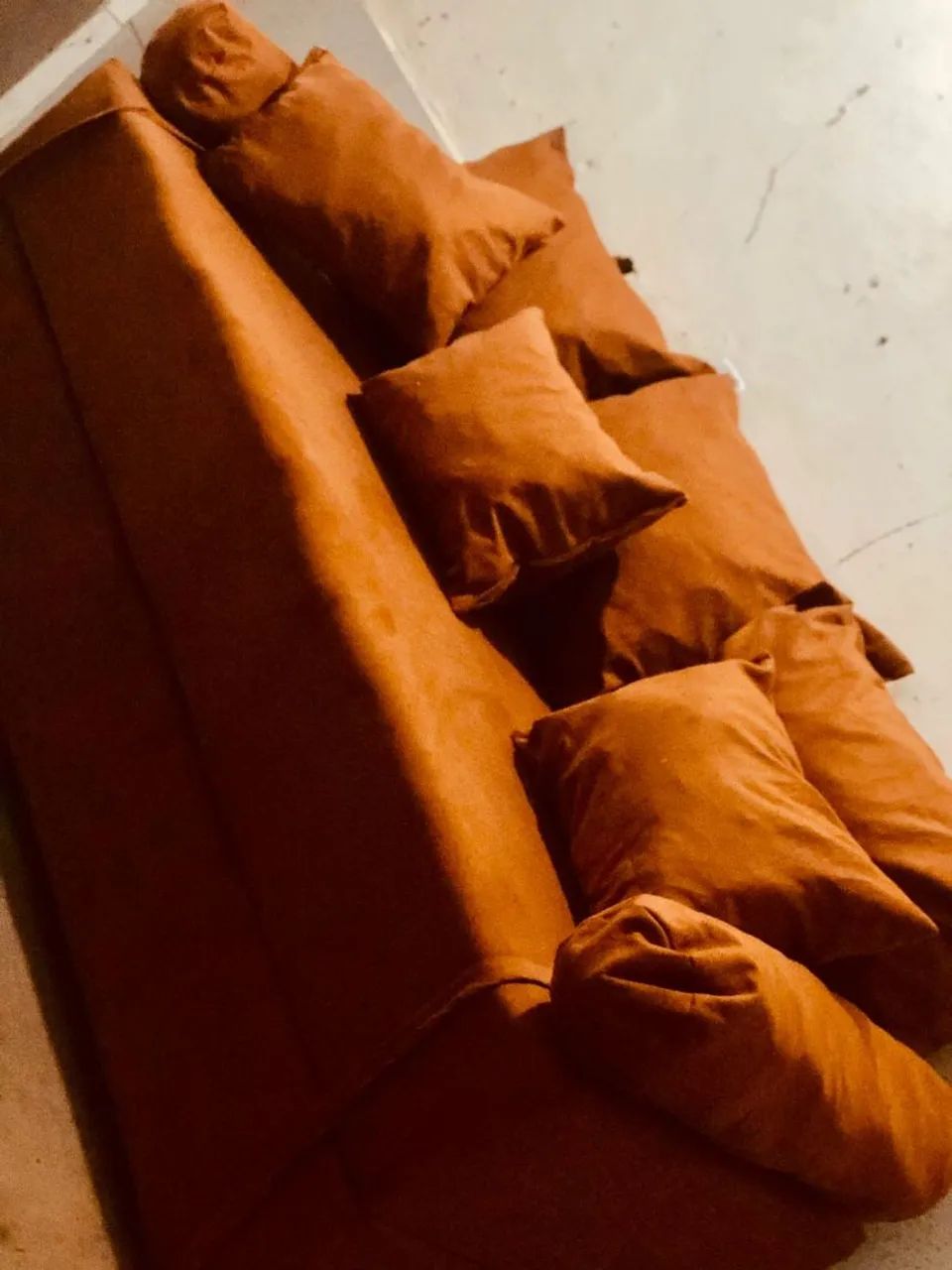 Sofa cama 8 almofafas de fábrica  - Foto 2