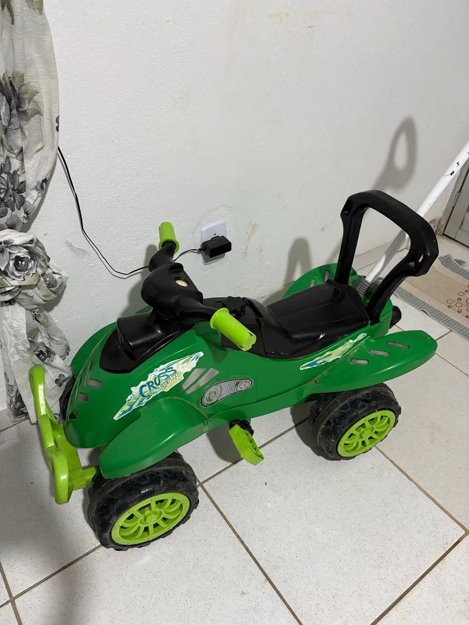 Carro de brinquedo  - Foto 3